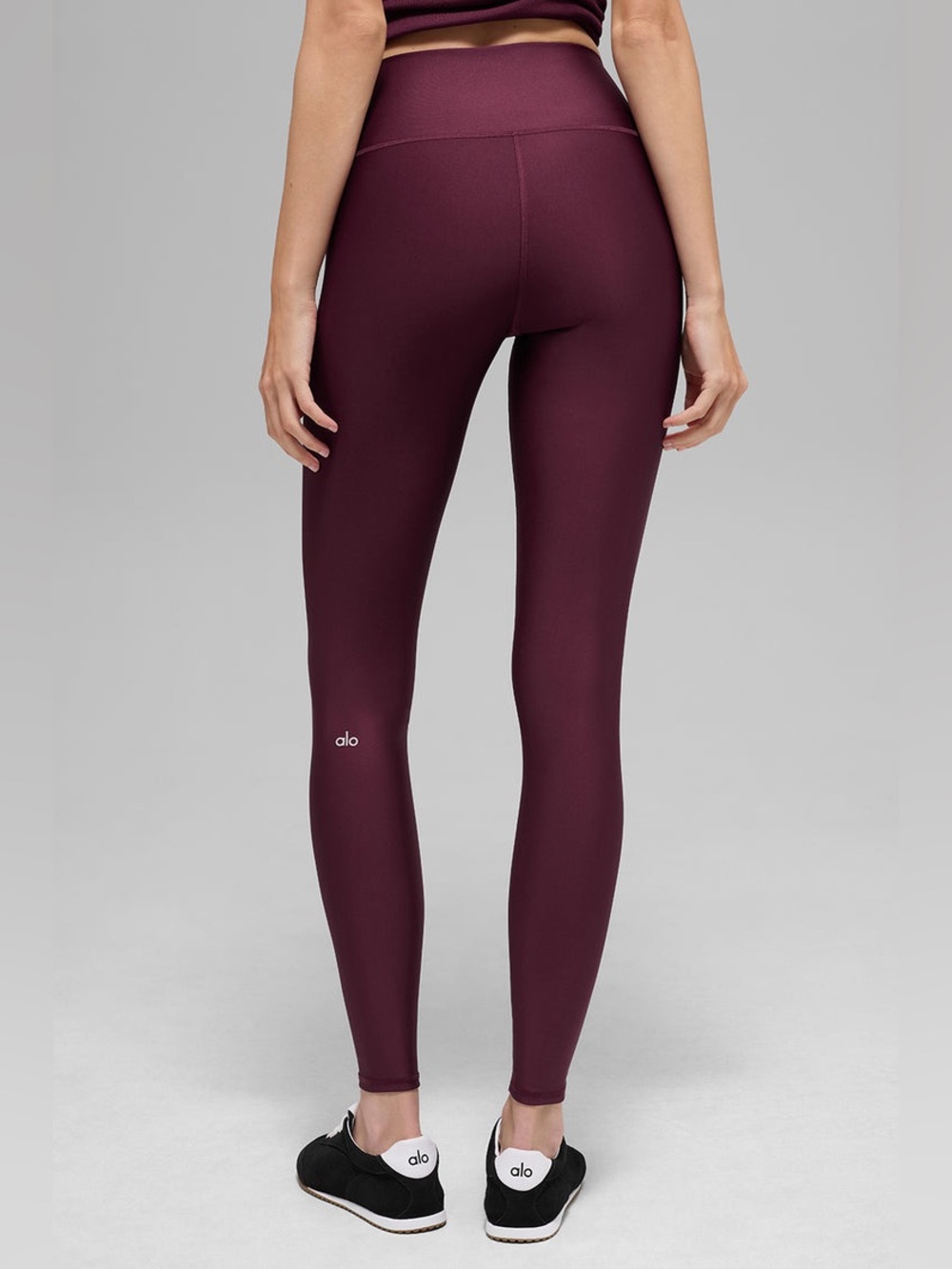 Alo High- Waisted Airlift Leggings in Burgundy